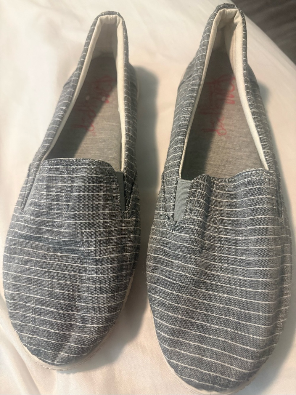 Jellypop Gray and Pink Memory Foam Slip-On